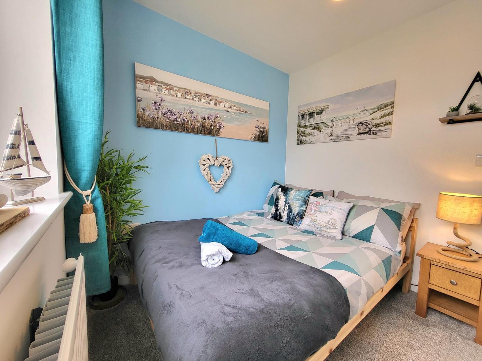 Seaside Beach Themed Home With Garden And Driveway ليثام سانت أنيه المظهر الخارجي الصورة