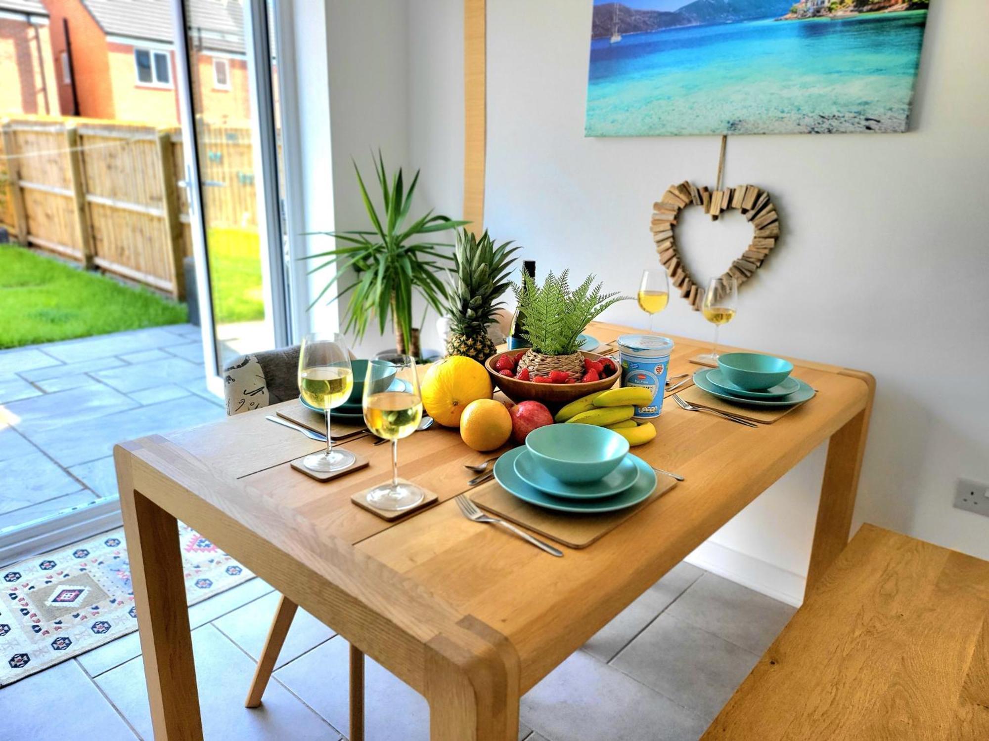 Seaside Beach Themed Home With Garden And Driveway ليثام سانت أنيه المظهر الخارجي الصورة